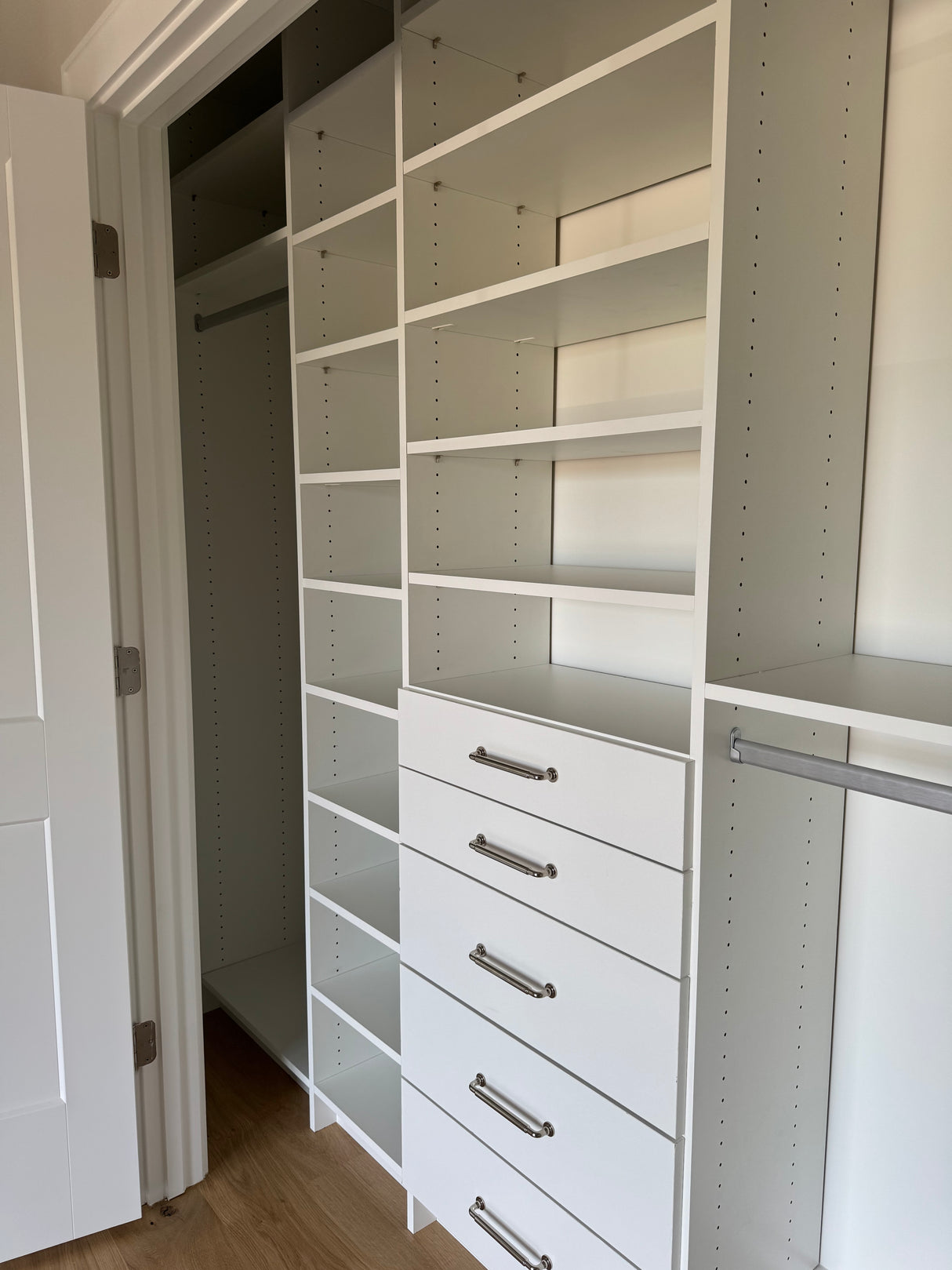 Custom Closet with Drawers - Reach-in Set