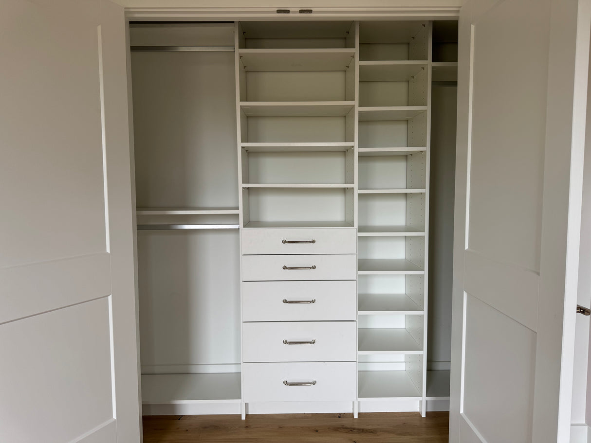 Custom Closet with Drawers - Reach-in Set